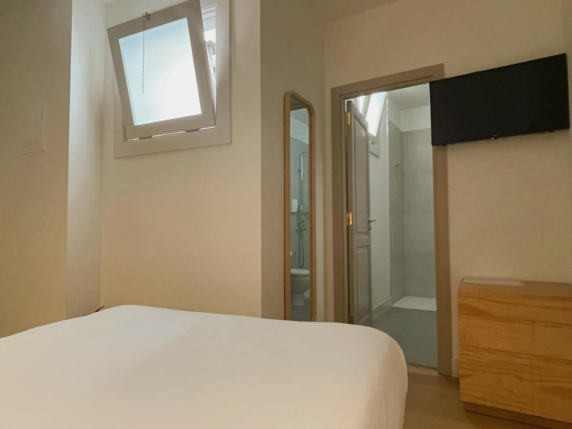 Single Classic Interior Room